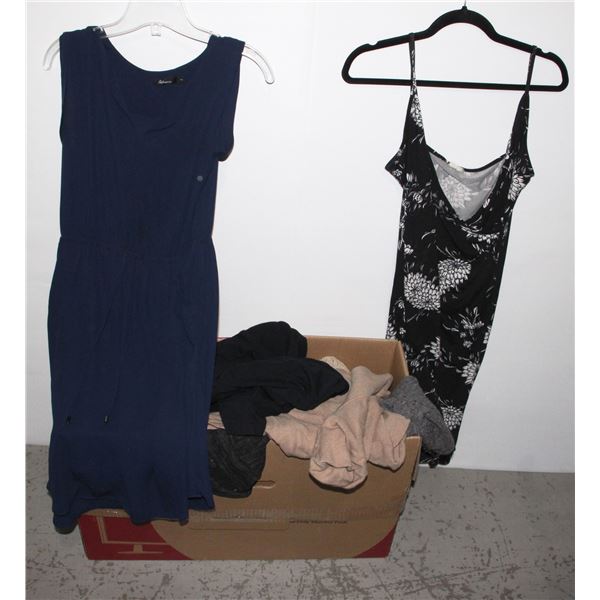 LOT OF WOMEN'S CLOTHING, SIZE M TO L