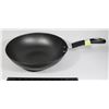 Image 1 : HEAVY DUTY NON STICK WOK