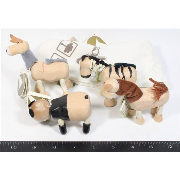 BAG OF WOOD ANAMALZ FIGURES AND BAG