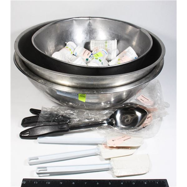 LOT MIXING BOWLS & SPATULAS