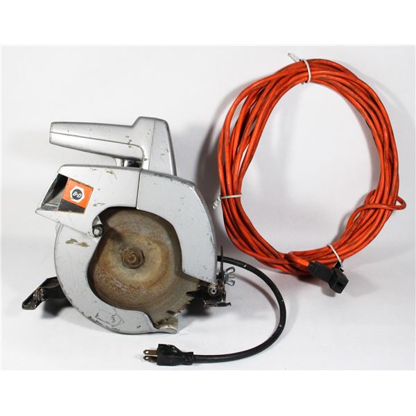 BLACK & DECKER CIRCULAR SAW SOLD WITH