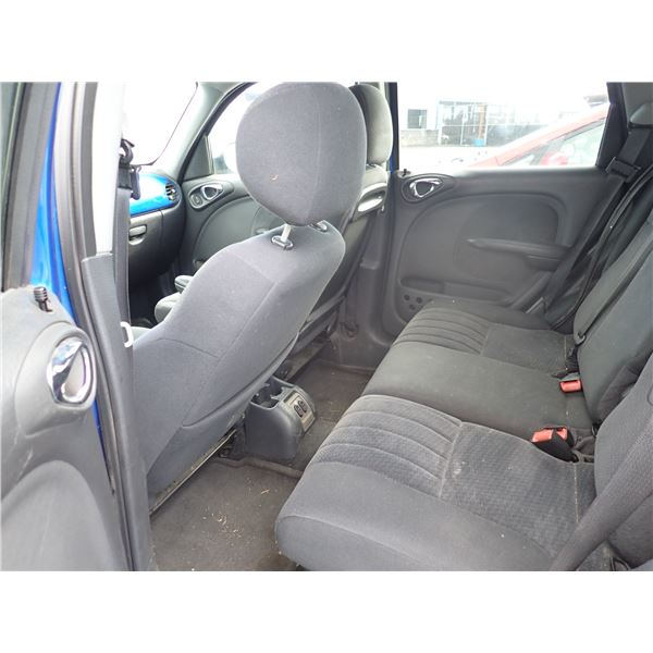 Vehicle photo 6