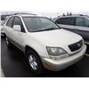 Image 2 : 2000 Lexus RX 300 RUNS WITH MECHANICAL PROBLEMS