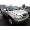 Image 2 : 2002 Lexus RX 300 RUNS WITH MECHANICAL PROBLEMS
