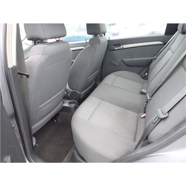 Vehicle photo 6