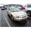 Image 2 : 1999 Ford Taurus RUNS WITH MECHANICAL PROBLEMS