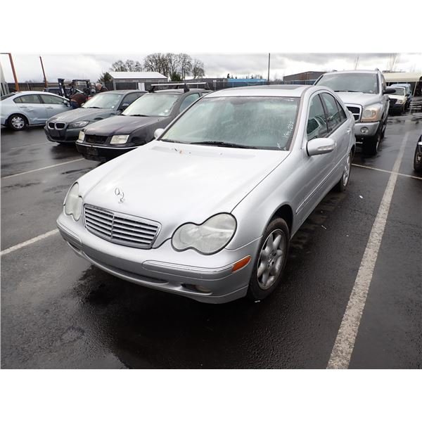 2002 Mercedes-Benz C240 RUNS WITH MECHANICAL PROBLEMS