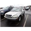 Image 1 : 2002 Lexus RX 300 RUNS WITH MECHANICAL PROBLEMS