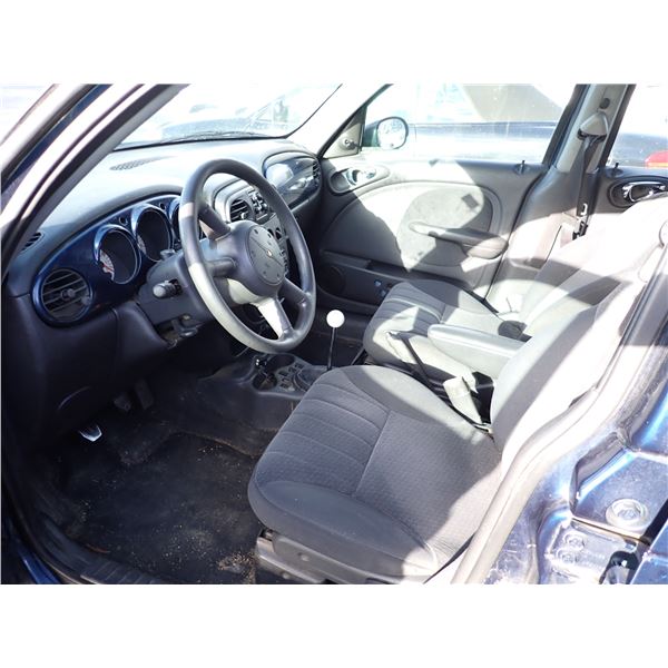 Vehicle photo 5