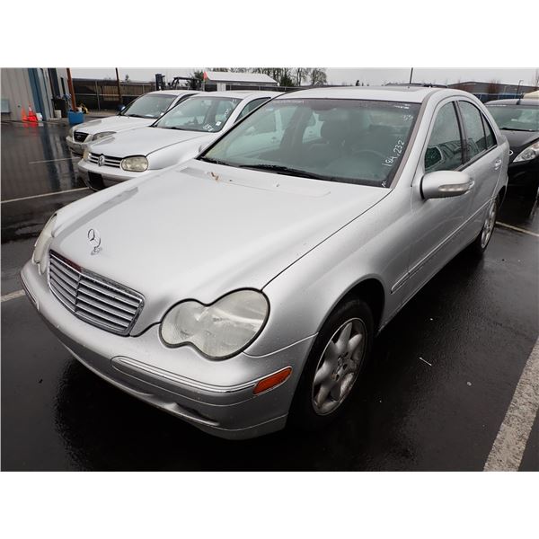 2002 Mercedes-Benz C240 RUNS WITH MECHANICAL PROBLEMS