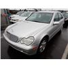 Image 1 : 2002 Mercedes-Benz C240 RUNS WITH MECHANICAL PROBLEMS