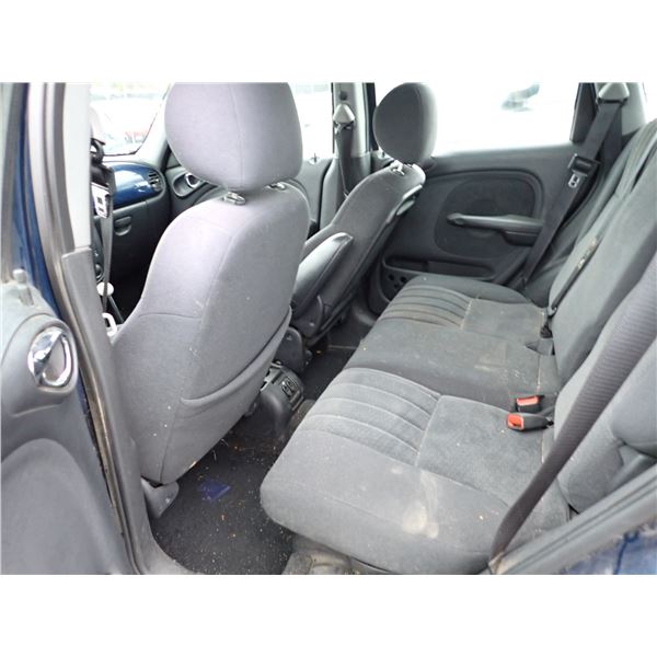 Vehicle photo 6