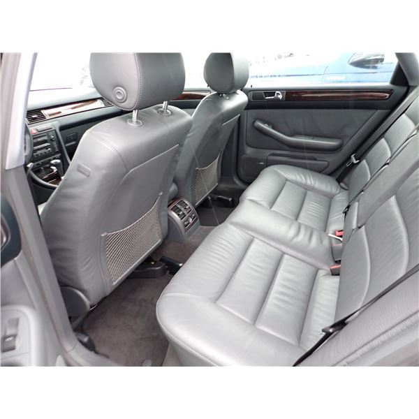 Vehicle photo 6