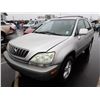 Image 1 : 2002 Lexus RX 300 RUNS WITH MECHANICAL PROBLEMS