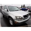Image 2 : 1999 Lexus RX 300 RUNS WITH MECHANICAL PROBLEMS