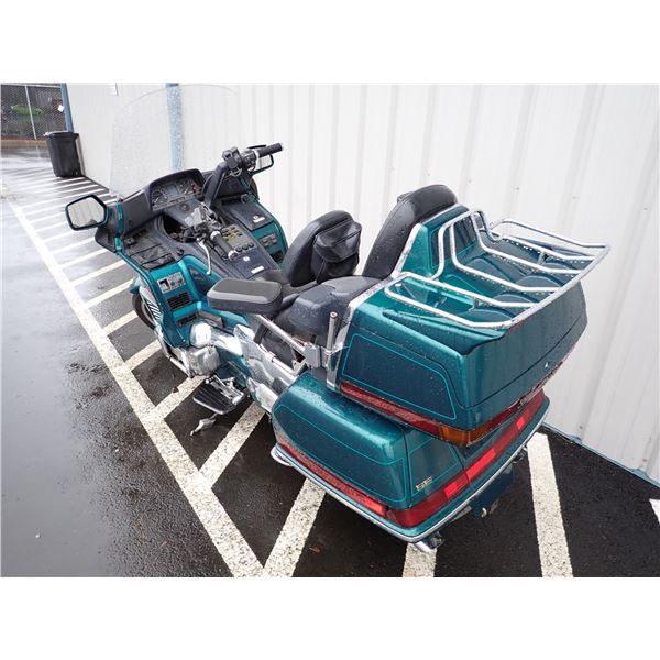 Vehicle photo 4