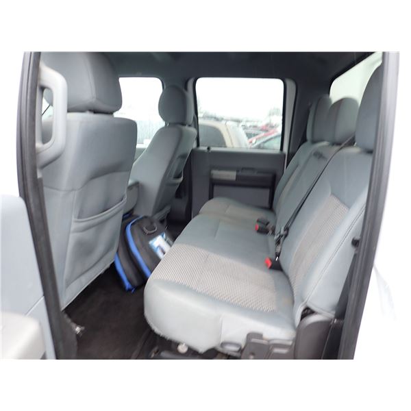 Vehicle photo 6