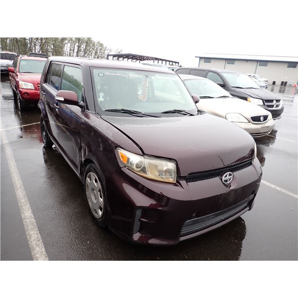 Vehicle photo 2