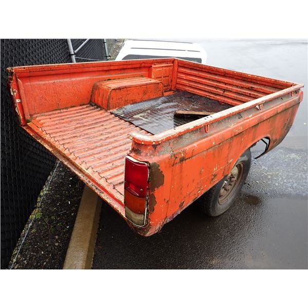 Vehicle photo 3