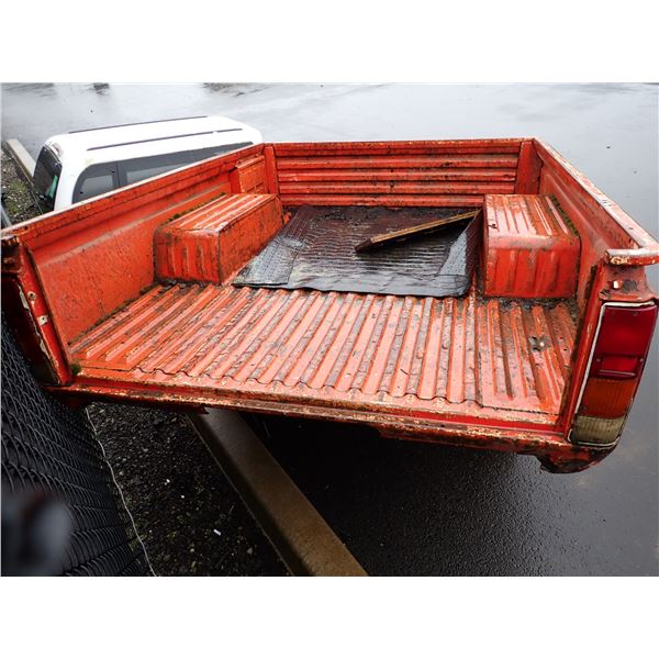 Vehicle photo 6