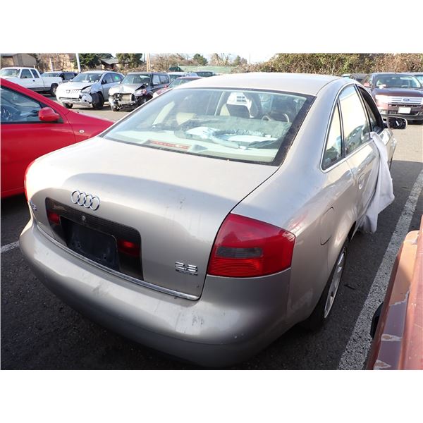 Vehicle photo 3