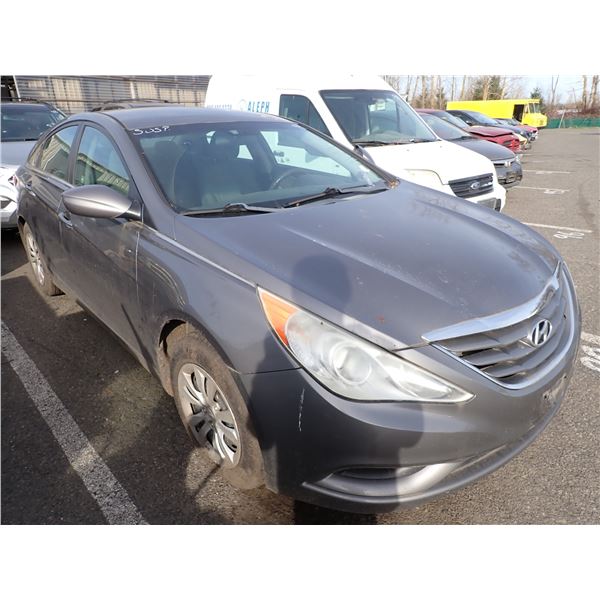 Vehicle photo 2
