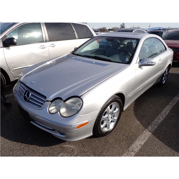2004 Mercedes-Benz CLK320