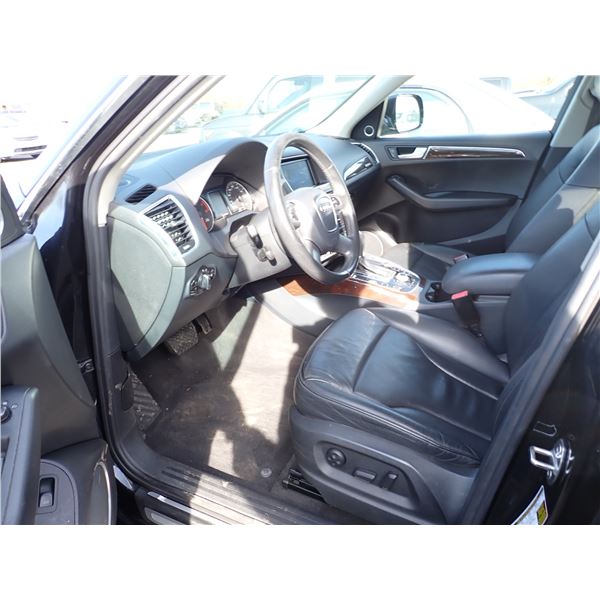 Vehicle photo 5