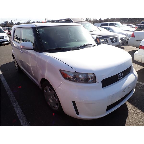 Vehicle photo 2