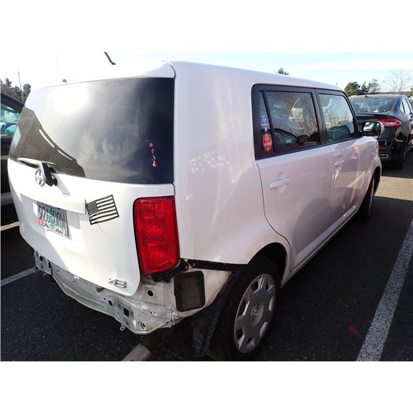 Vehicle photo 3