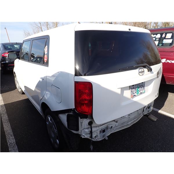 Vehicle photo 4
