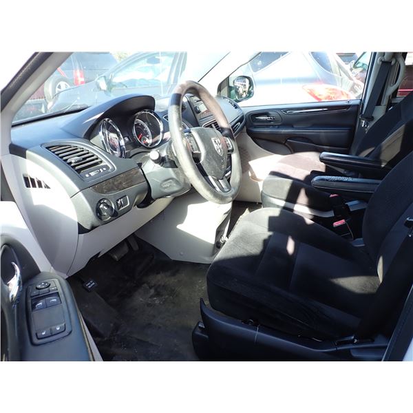 Vehicle photo 5