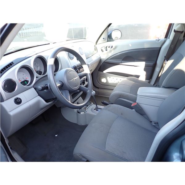 Vehicle photo 5