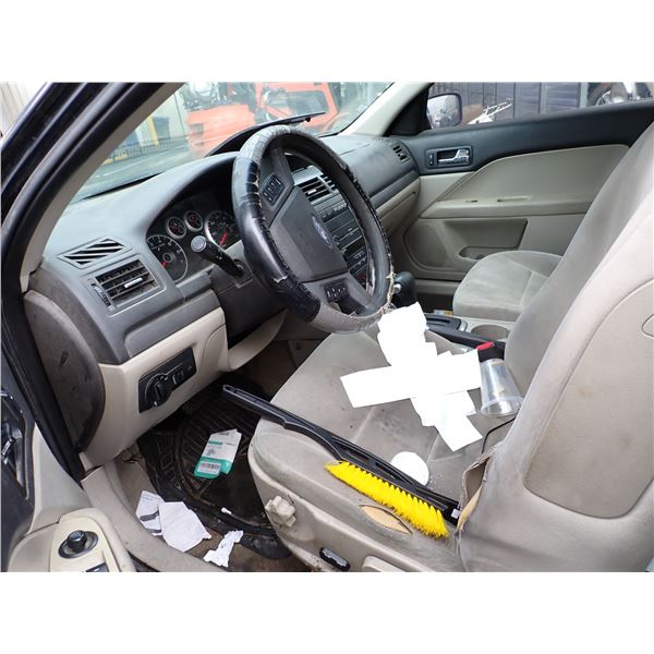 Vehicle photo 5