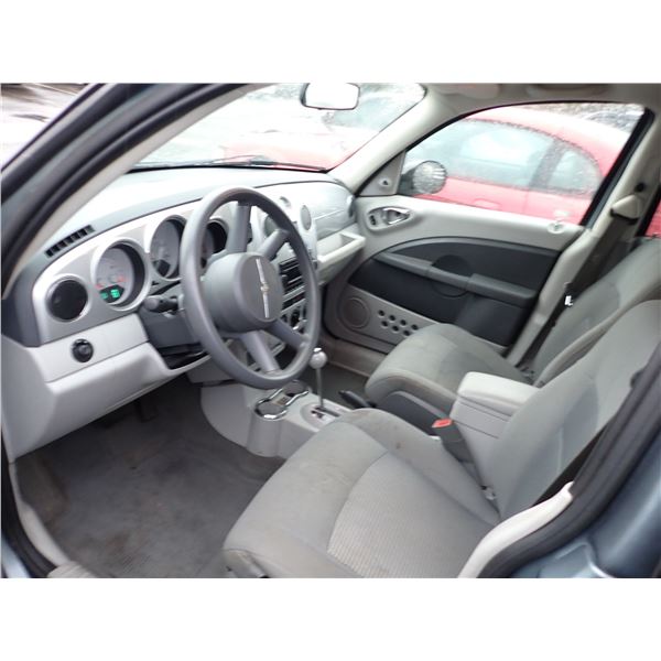 Vehicle photo 5