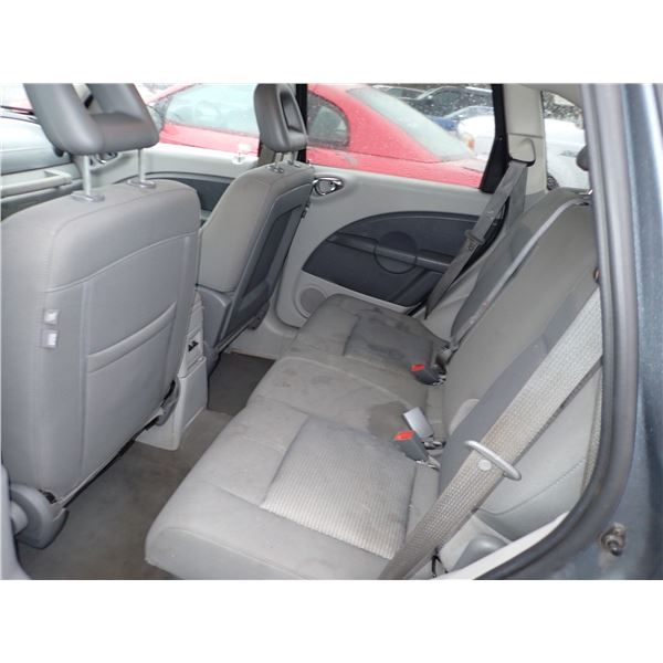 Vehicle photo 6