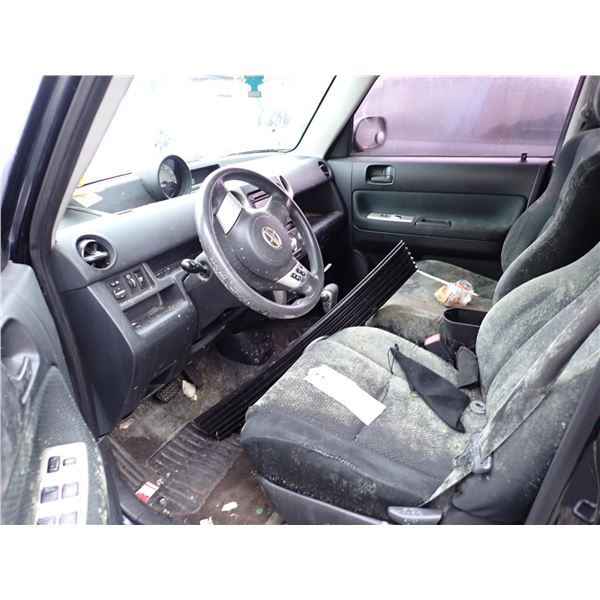 Vehicle photo 5