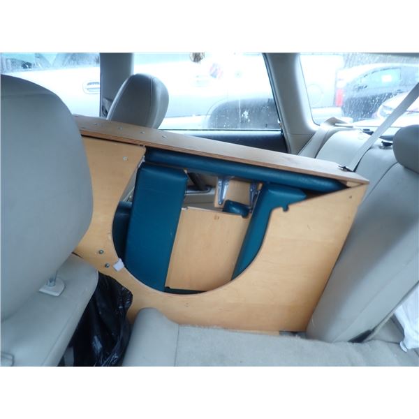 Vehicle photo 6