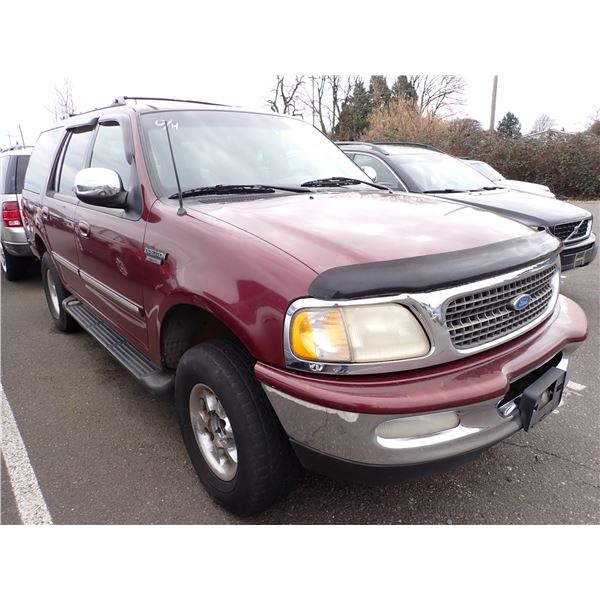 Vehicle photo 2