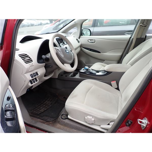 Vehicle photo 5