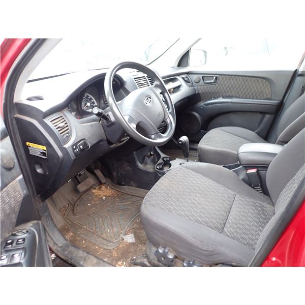 Vehicle photo 5