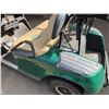 Image 17 : EZ-GO 2-Seat Golf Cart (Does  Not Run - Needs Repair)