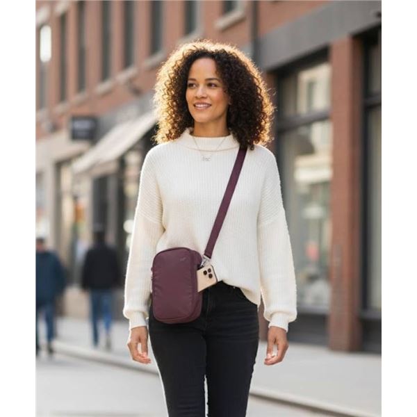 Lole Crossbody Bag in Burgundy, One Size