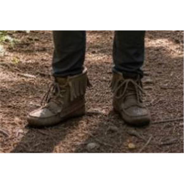 Manitobah Mukluks Brown Moccasin Boots with Fringe, Size 6