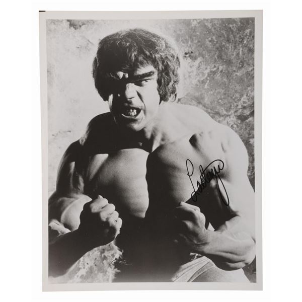 A Lou Ferrigno Signed Hulk Photo.