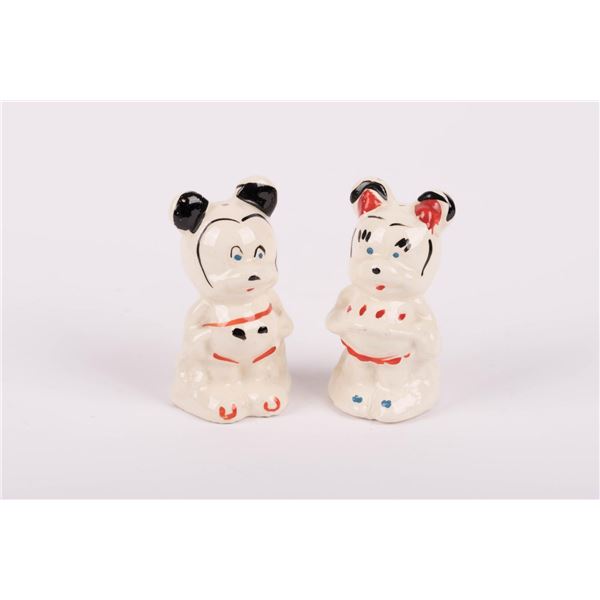 A Mickey and Minnie Mouse Salt and Pepper Shaker Set.
