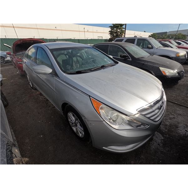 HYUNDAI SONATA 2013 SALV/T