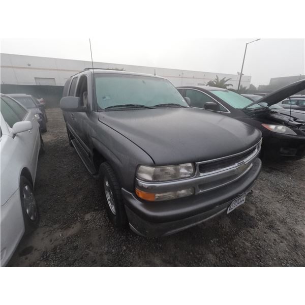 CHEV SUBURBAN 2002 SALV/T