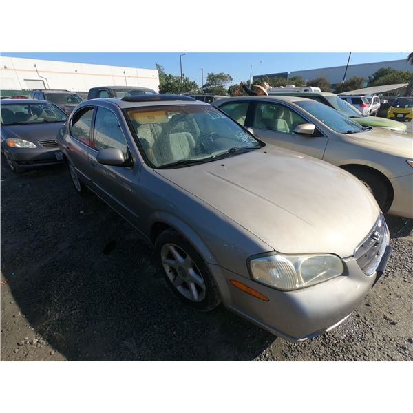 NISSAN MAXIMA 2001 SALV T/DONATION