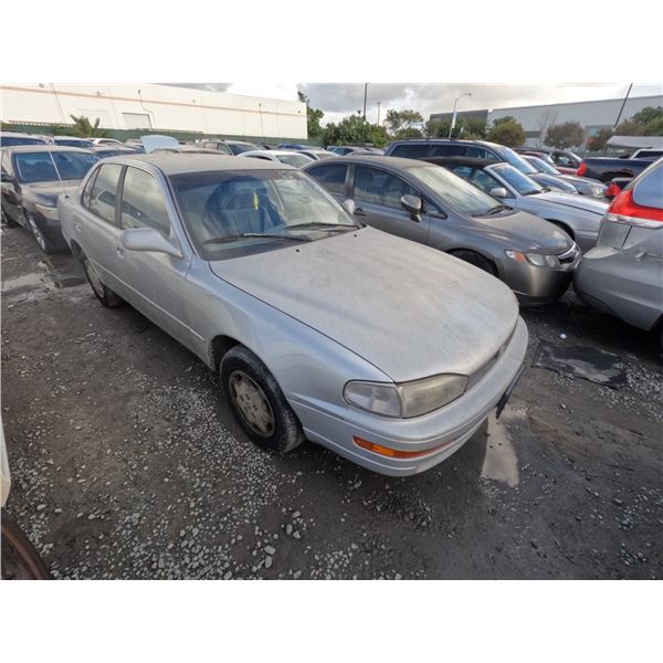 TOYOTA CAMRY 1992 T